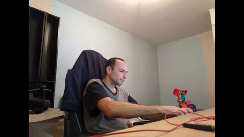 Snapshot of stickolive1 chatting on 10/01/25, 10:38 stickolive1 online show from 10/01/25, 10:38