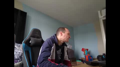 Snapshot of stickolive1 chatting on 10/31/25, 09:10 stickolive1 online show from 10/31/25, 09:10