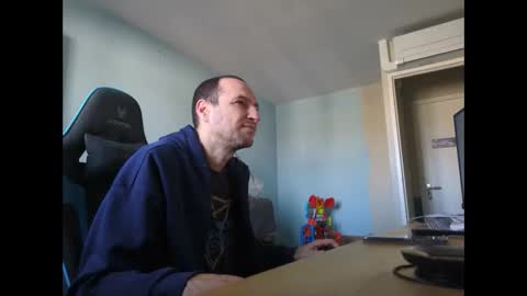 Snapshot of stickolive1 chatting on 11/13/25, 08:57 stickolive1 online show from 11/13/25, 08:57