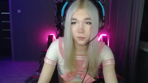 Snapshot of stiff_boys chatting on 11/28/25, 06:54 Steve online show from 11/28/25, 06:54