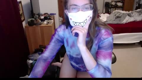 Snapshot of sting_ray111 chatting on 12/10/24, 01:43 sting_ray111 online show from 12/10/24, 01:43