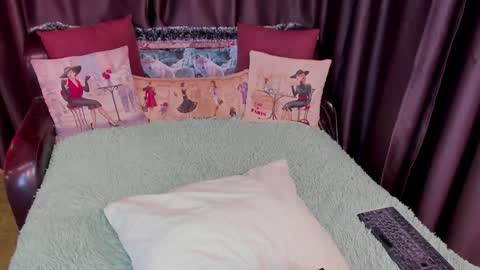 StiphlerMomy online show from 12/30/24, 01:58