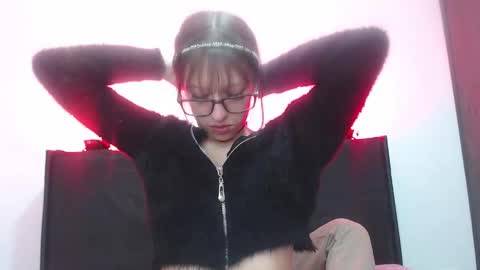 Snapshot of stiven_1_ chatting on 10/21/25, 10:21 stiven online show from 10/21/25, 10:21