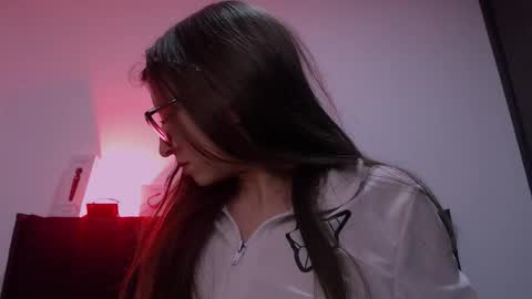 Snapshot of stiven_1_ chatting on 11/12/25, 01:28 stiven online show from 11/12/25, 01:28