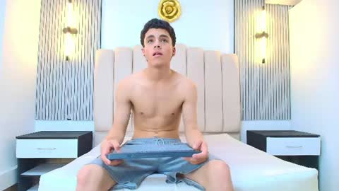 stiven_cooper2 online show from 07/06/26, 12:24