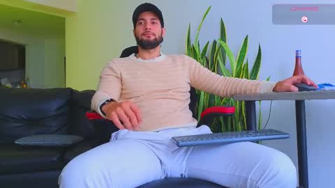 Stiven Montiel online show from 10/18/25, 12:28