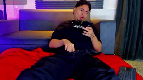 friends online show from 09/25/25, 05:05