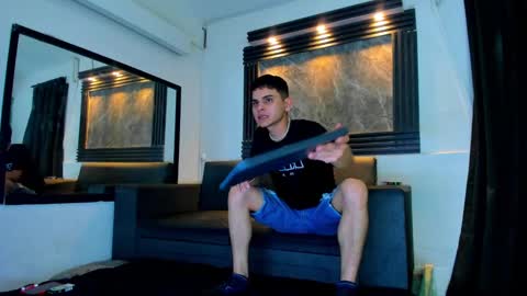 friends online show from 09/28/25, 03:56