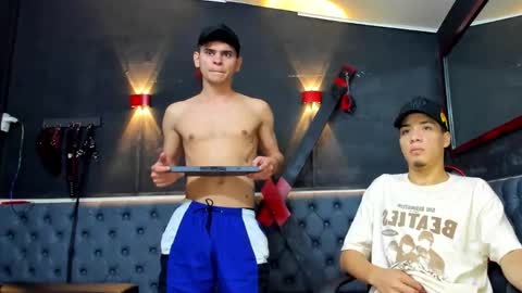 friends online show from 12/01/25, 04:17