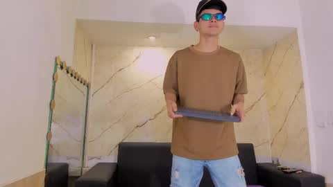 friends online show from 01/09/26, 05:10