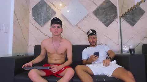 friends online show from 02/15/26, 07:51