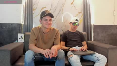 friends online show from 04/25/26, 04:04