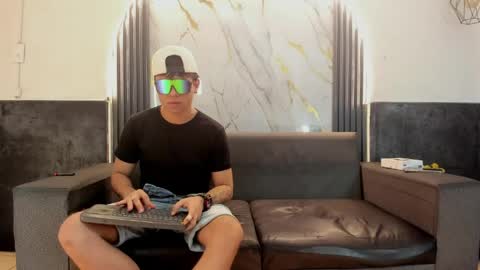friends online show from 05/02/26, 04:28