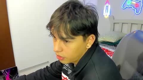 Stiwen online show from 10/28/25, 02:42