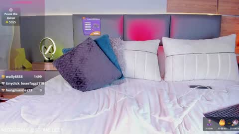 Stone Lee  online show from 01/12/25, 04:08