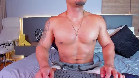 Stone Lee  online show from 01/28/25, 06:38