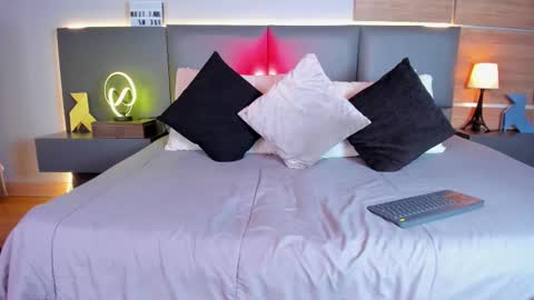 Stone Lee  online show from 02/09/25, 06:33