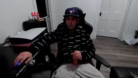 stonedpanda77 online show from 04/30/26, 01:01