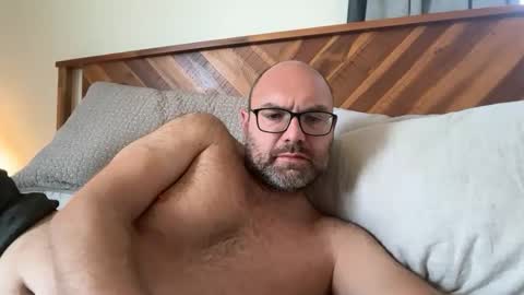 Snapshot of stoney8inches chatting on 05/01/26, 02:43 stoney8inches online show from 05/01/26, 02:43