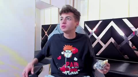 Snapshot of stonne69 chatting on 03/11/25, 06:08 stonne69 online show from 03/11/25, 06:08