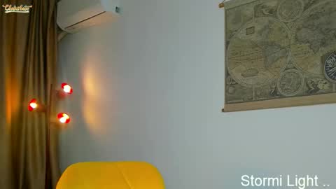 Snapshot of stormi_light chatting on 11/23/25, 08:41 Stormi online show from 11/23/25, 08:41