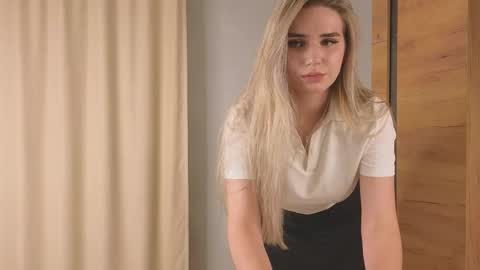 Luna online show from 11/16/25, 03:39