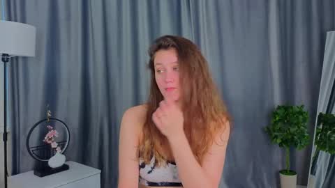 Luna online show from 05/08/26, 05:24