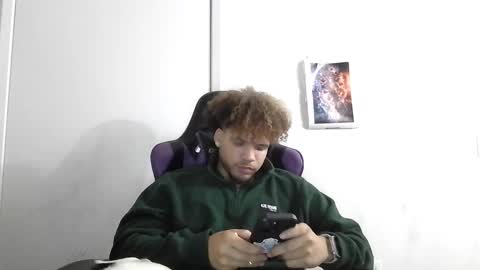 Snapshot of str8dj chatting on 09/23/25, 04:26 Dj online show from 09/23/25, 04:26