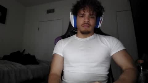 Snapshot of str8dj chatting on 12/15/25, 03:38 Dj online show from 12/15/25, 03:38