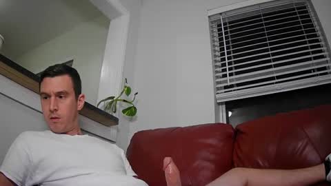 Snapshot of str8stuntcox chatting on 10/03/25, 02:41 Str8StuntCox online show from 10/03/25, 02:41