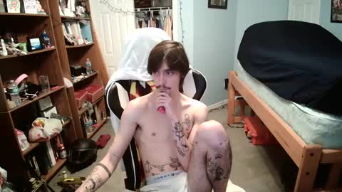 str8whiteboy21 online show from 02/13/25, 06:27