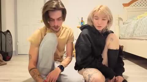 str8whiteboy21 online show from 11/11/25, 08:09