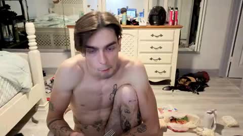 str8whiteboy21 online show from 05/19/26, 06:42
