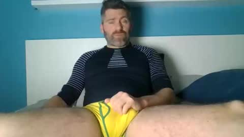 Snapshot of straightact chatting on 02/20/25, 10:15 straightact online show from 02/20/25, 10:15