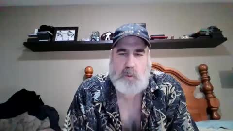 Straightbear4you online show from 09/20/25, 01:17