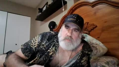 Snapshot of straightbear4you chatting on 07/06/26, 07:49 Straightbear4you online show from 07/06/26, 07:49