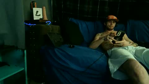 straitpipermann22 online show from 12/20/25, 02:07