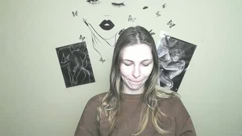 Snapshot of stranger_giirl chatting on 02/22/25, 01:13 Amalia online show from 02/22/25, 01:13