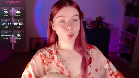 Snapshot of strawberry_juli chatting on 11/02/25, 10:50 Juli online show from 11/02/25, 10:50