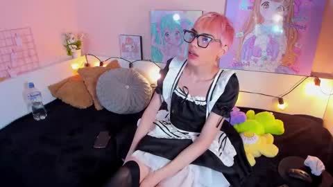 strawberry_kitty_ online show from 11/02/25, 03:31