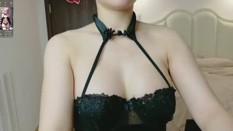 strawberry_loveee online show from 07/03/26, 09:48
