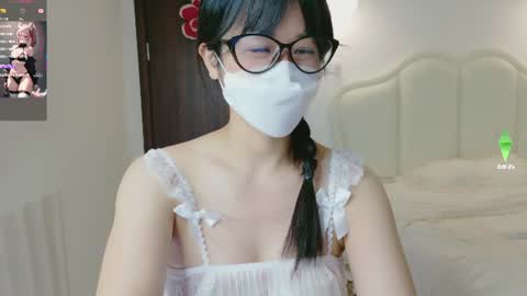 strawberry_loveee online show from 07/28/26, 03:21
