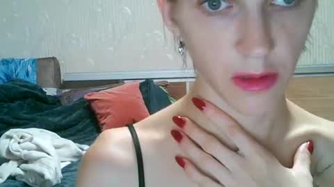 Strawberry Storm online show from 10/04/25, 12:08