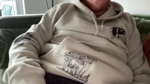 Snapshot of strawberryblnd chatting on 01/20/25, 03:28 StrawberryBlnd online show from 01/20/25, 03:28