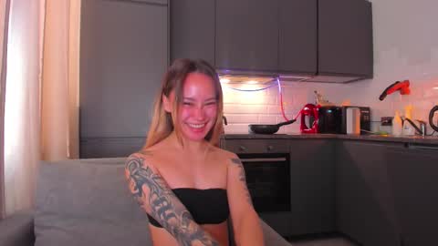 Tati and Lola online show from 09/29/25, 01:05