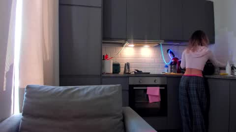 Tati and Lola online show from 10/17/25, 09:12