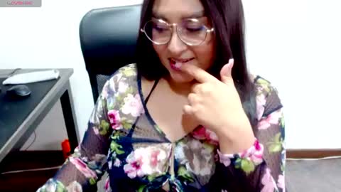 Snapshot of strawlux chatting on 07/16/26, 04:46 strawlux online show from 07/16/26, 04:46