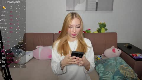 Snapshot of streis_mua chatting on 02/03/25, 04:57 Streis open pvt online show from 02/03/25, 04:57