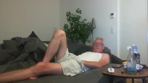 stremic online show from 09/10/25, 03:17