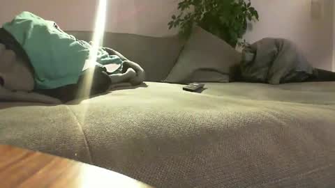 stremic online show from 10/19/25, 05:35